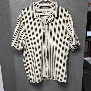 Striped Casual Men's Shirt - Black and White